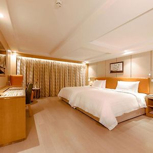 Large Twin Room